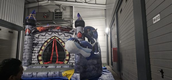 Drachen Hüpfburg Verleih Mieten Hüpfburgen Huepfburgen bouncy castles Wunder Event WunderEvent Party Geburtstag Slushi Popcorn Event Feier8