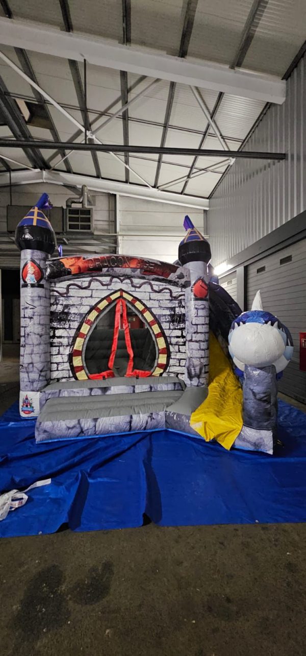 Drachen Hüpfburg Verleih Mieten Hüpfburgen Huepfburgen bouncy castles Wunder Event WunderEvent Party Geburtstag Slushi Popcorn Event Feier5